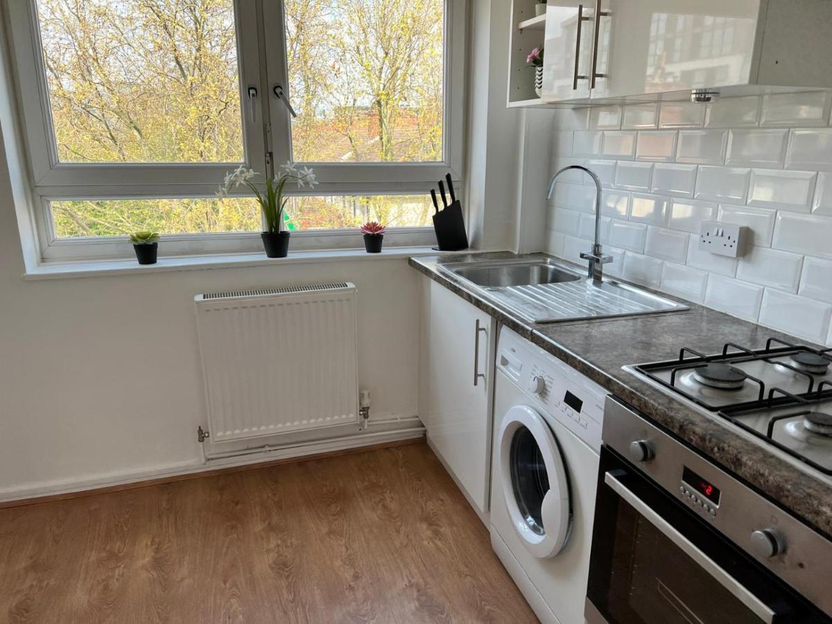 Morden 2 Bedroom Apartment Tower Bridge 런던 외부 사진