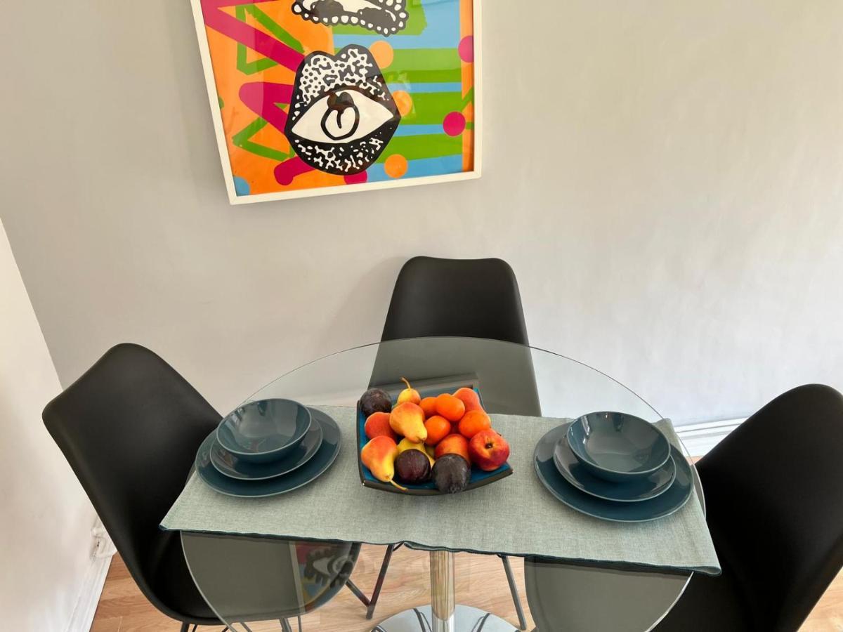 Morden 2 Bedroom Apartment Tower Bridge 런던 외부 사진