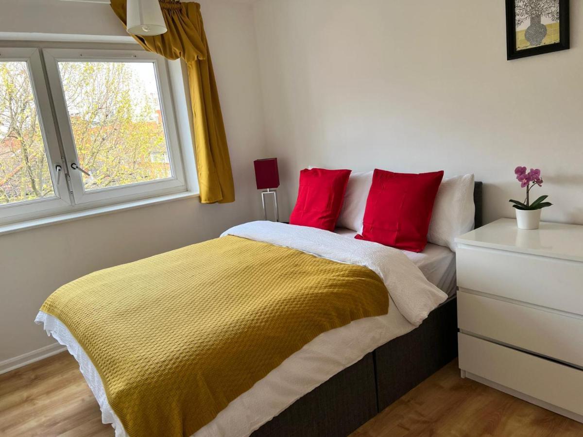 Morden 2 Bedroom Apartment Tower Bridge 런던 외부 사진
